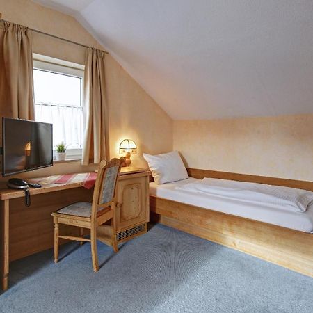 Landgasthof Falken Huttlingen Habitación foto