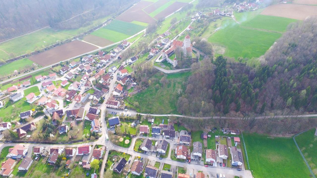 Landgasthof Falken Huttlingen Exterior foto