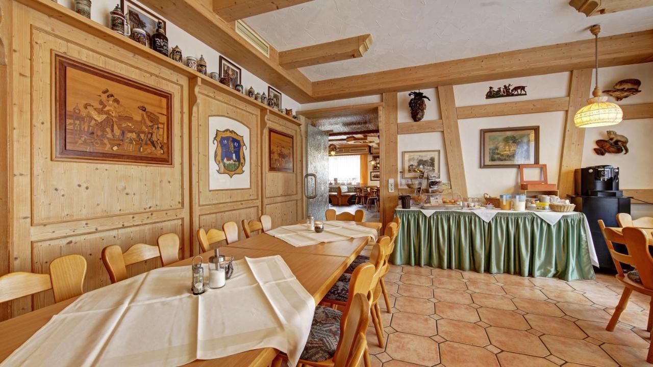 Landgasthof Falken Huttlingen Exterior foto
