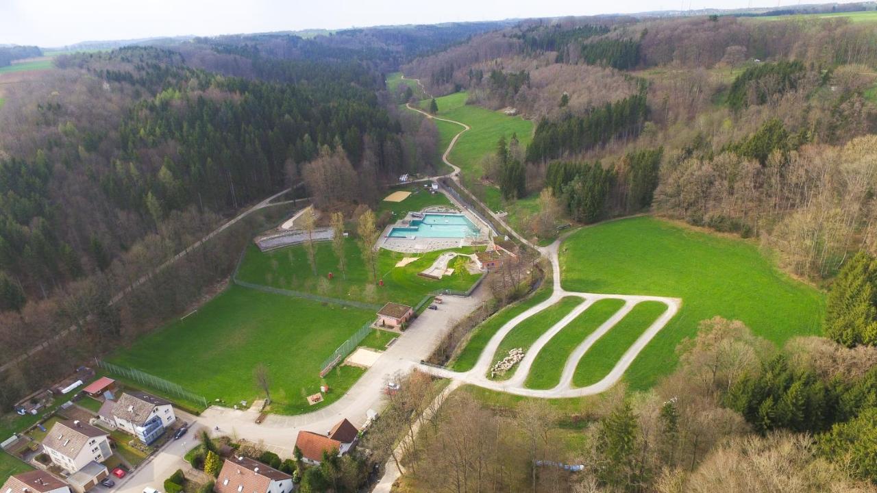 Landgasthof Falken Huttlingen Exterior foto