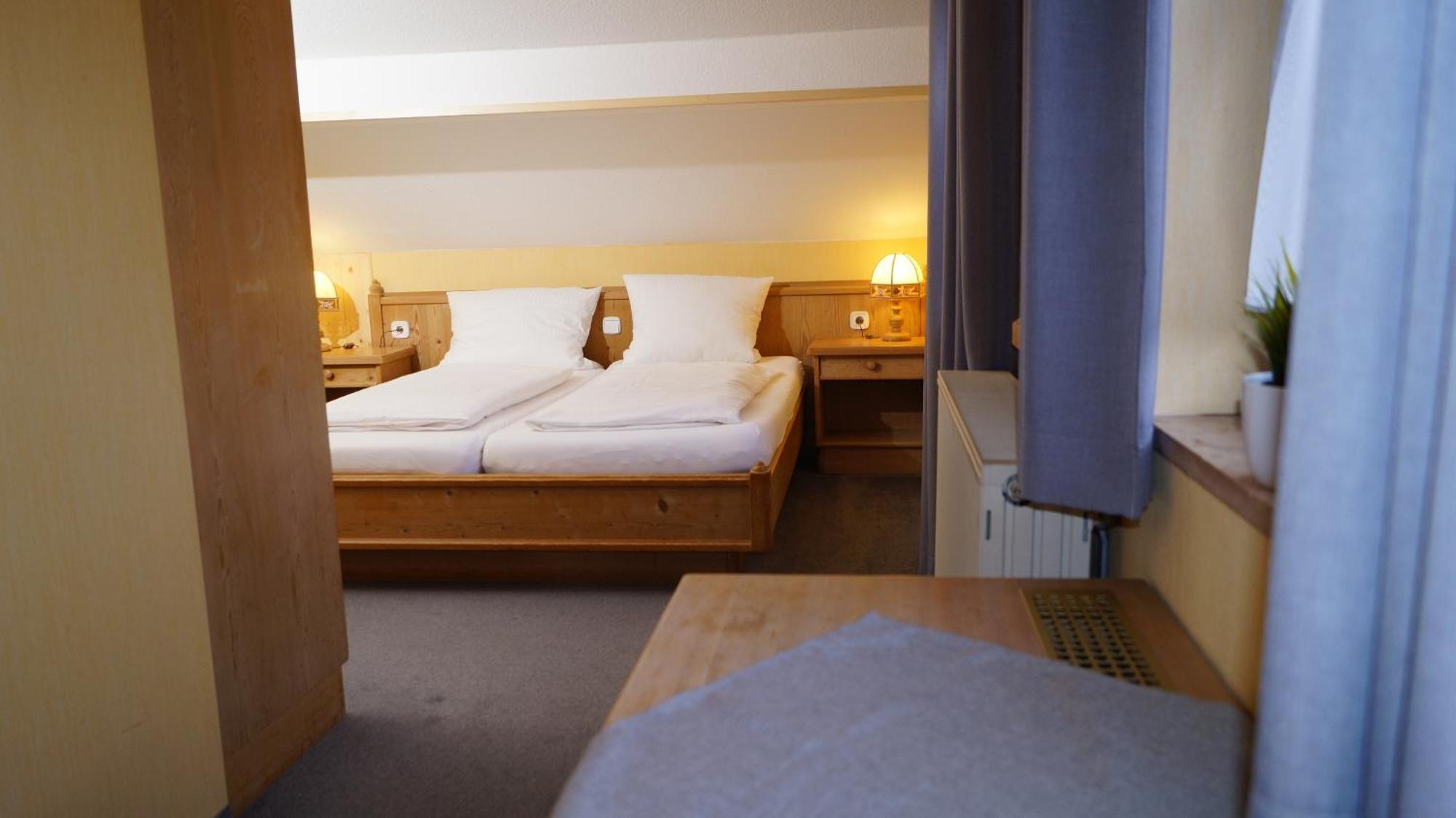 Landgasthof Falken Huttlingen Habitación foto
