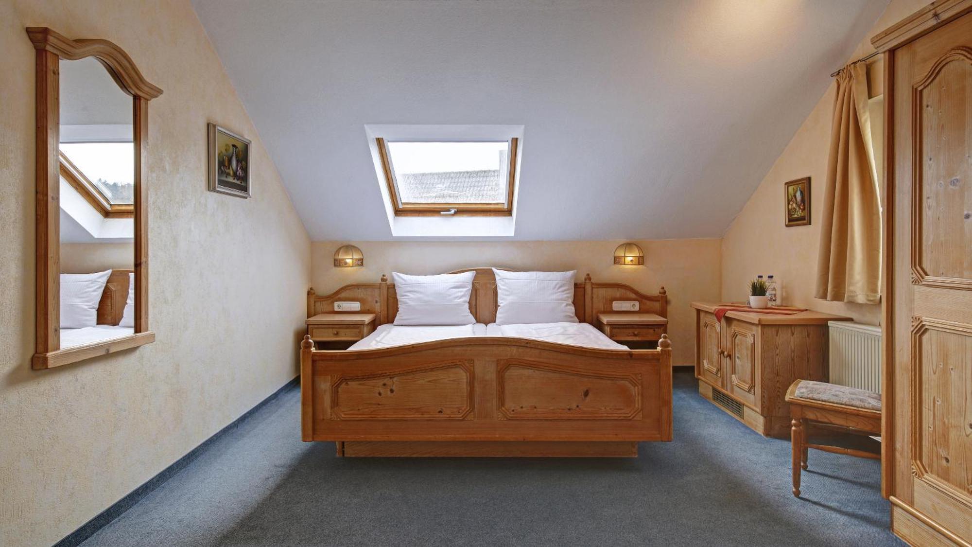 Landgasthof Falken Huttlingen Habitación foto
