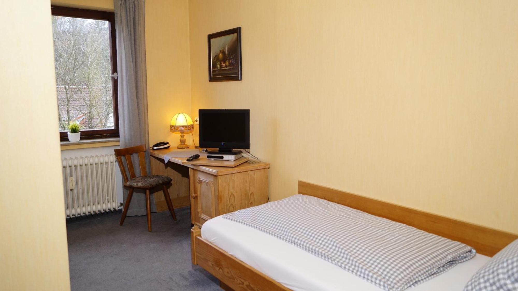 Landgasthof Falken Huttlingen Habitación foto